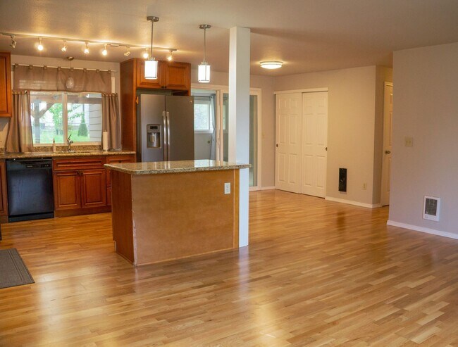 Building Photo - A Charming 3-Bedroom Rambler!