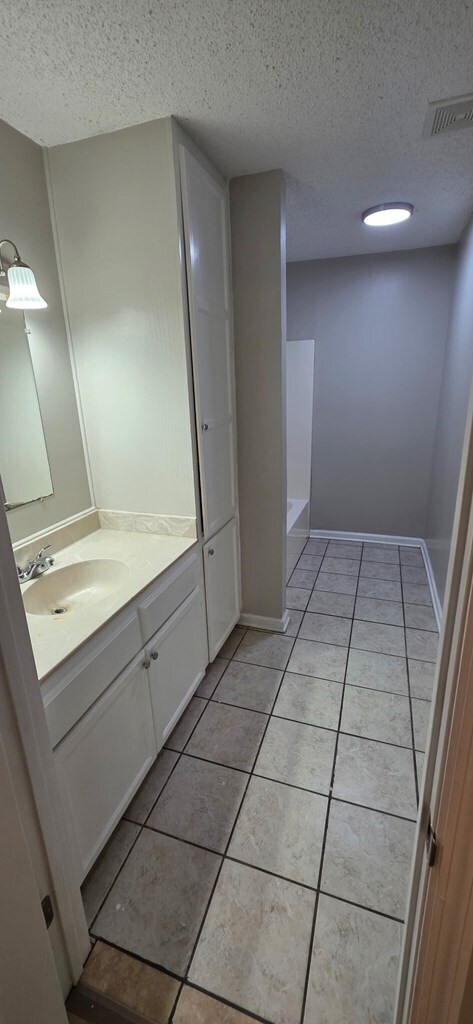 Building Photo - 105 Wilson St