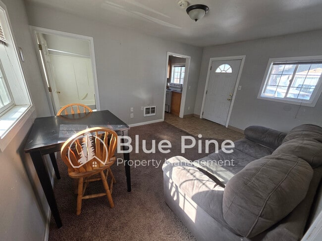 Building Photo - 340 N Water St