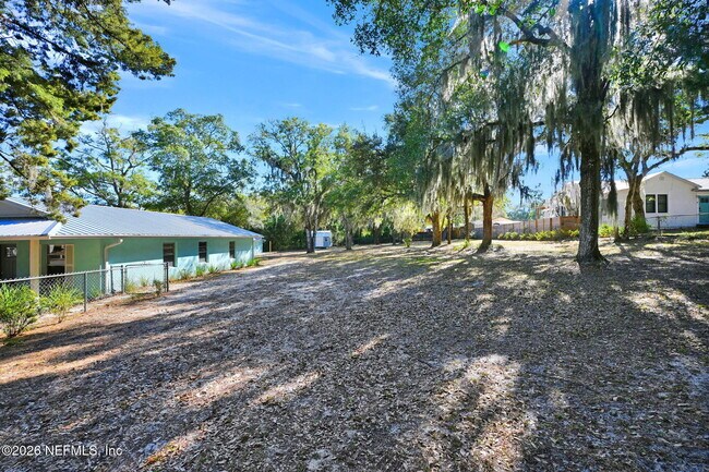 Building Photo - 133 Cll Menendez