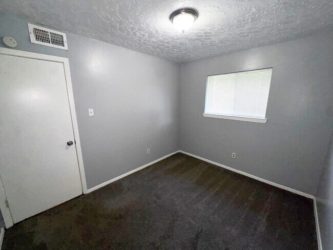 Building Photo - 4806 Ripple Creek Dr