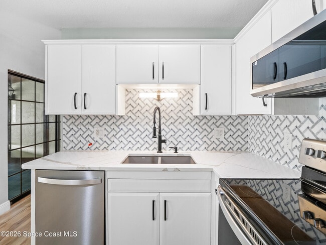 Building Photo - 751 Greenwood Manor Cir