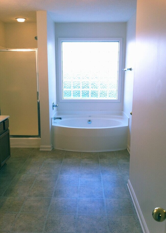 Building Photo - COMING SOON! Lovely, Upscale Home! All Ele...