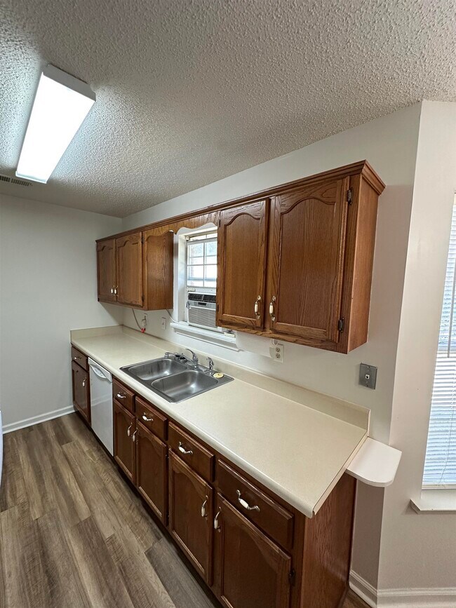 Building Photo - 7652 Baysweet Dr