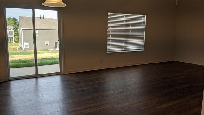 Building Photo - 544 Smoky Crossing Way