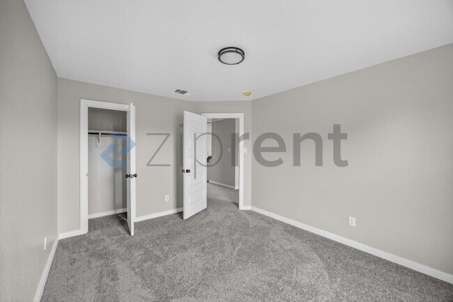 Building Photo - 10707 Shaenview