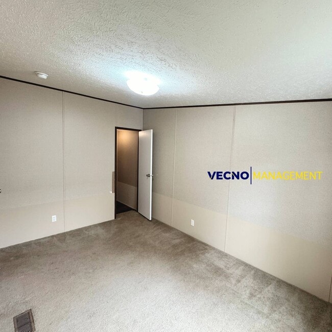 Building Photo - 842 Corinne Dr