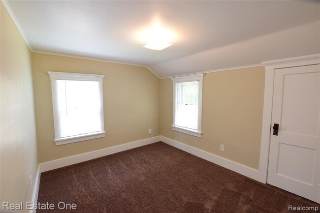 Building Photo - 99 Chippewa Rd