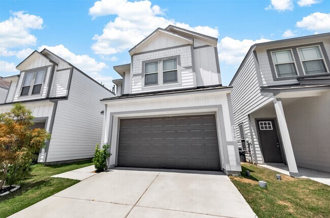 Building Photo - 13412 Sun Cay Drive