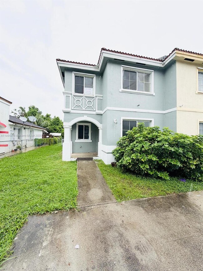 Building Photo - 26323 SW 135th Pl