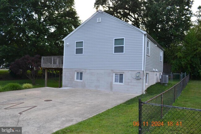 Building Photo - 329 Bar Harbor Rd