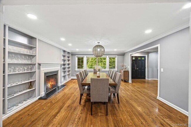 Building Photo - 1127 Fordham Ln