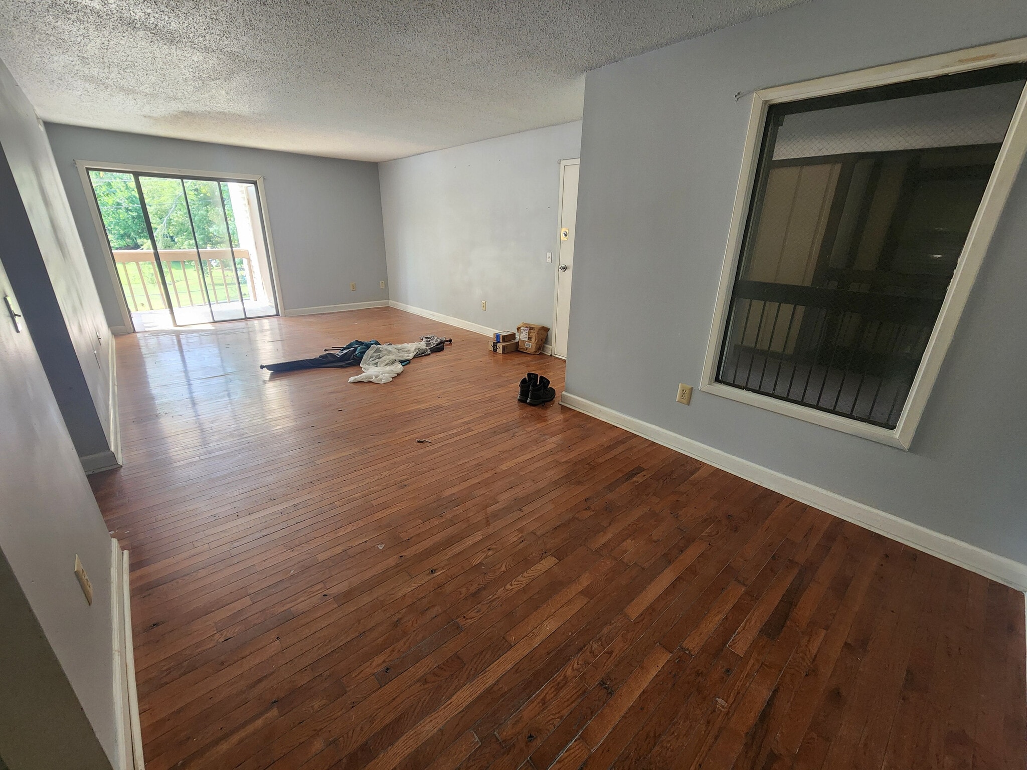 Building Photo - Room in Apartment on N Hamilton St