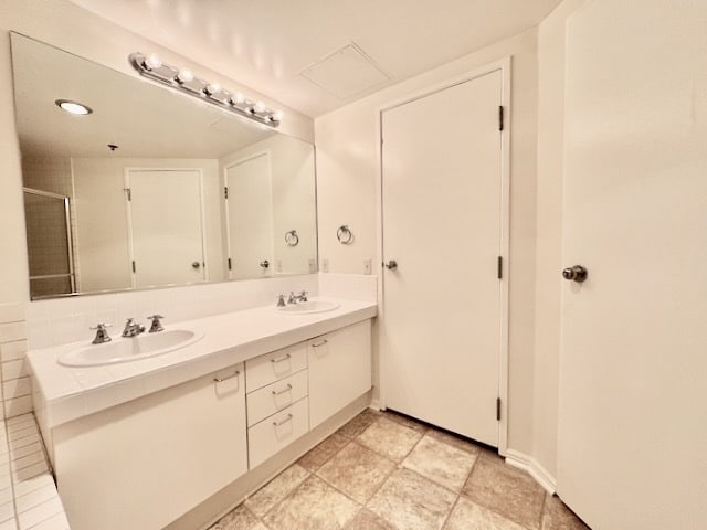 Building Photo - 525 E Seaside Way