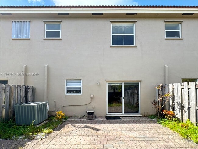 Building Photo - 8877 SW 223rd Ln