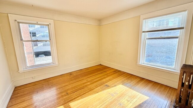 F35C3268-A289-4C4B-91C5-EC42D3C51AA2 - Cross Apartments