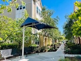 Building Photo - 918 Arietta Dr