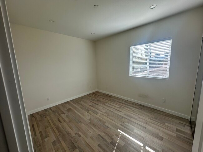 Bedroom 2 - 2849 S West View St