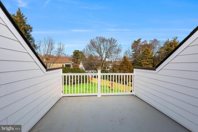 Building Photo - 5613 34th St N