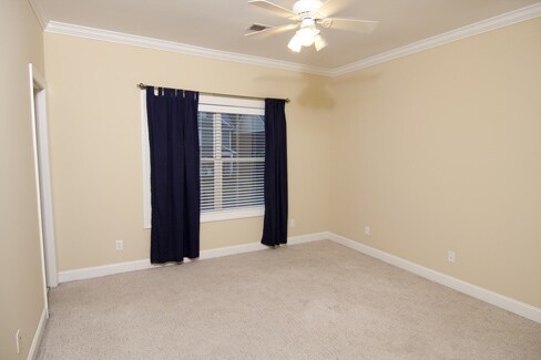 Building Photo - Autumn Ridge