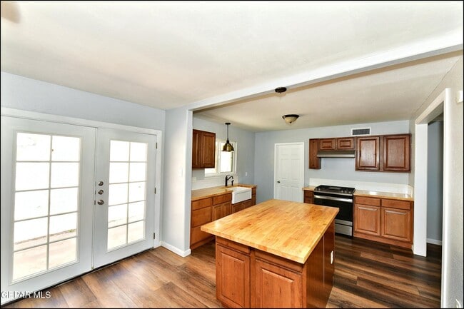 Building Photo - 4217 Canterbury Dr