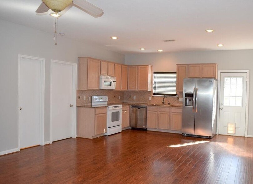 Building Photo - 13396 Teel Rd