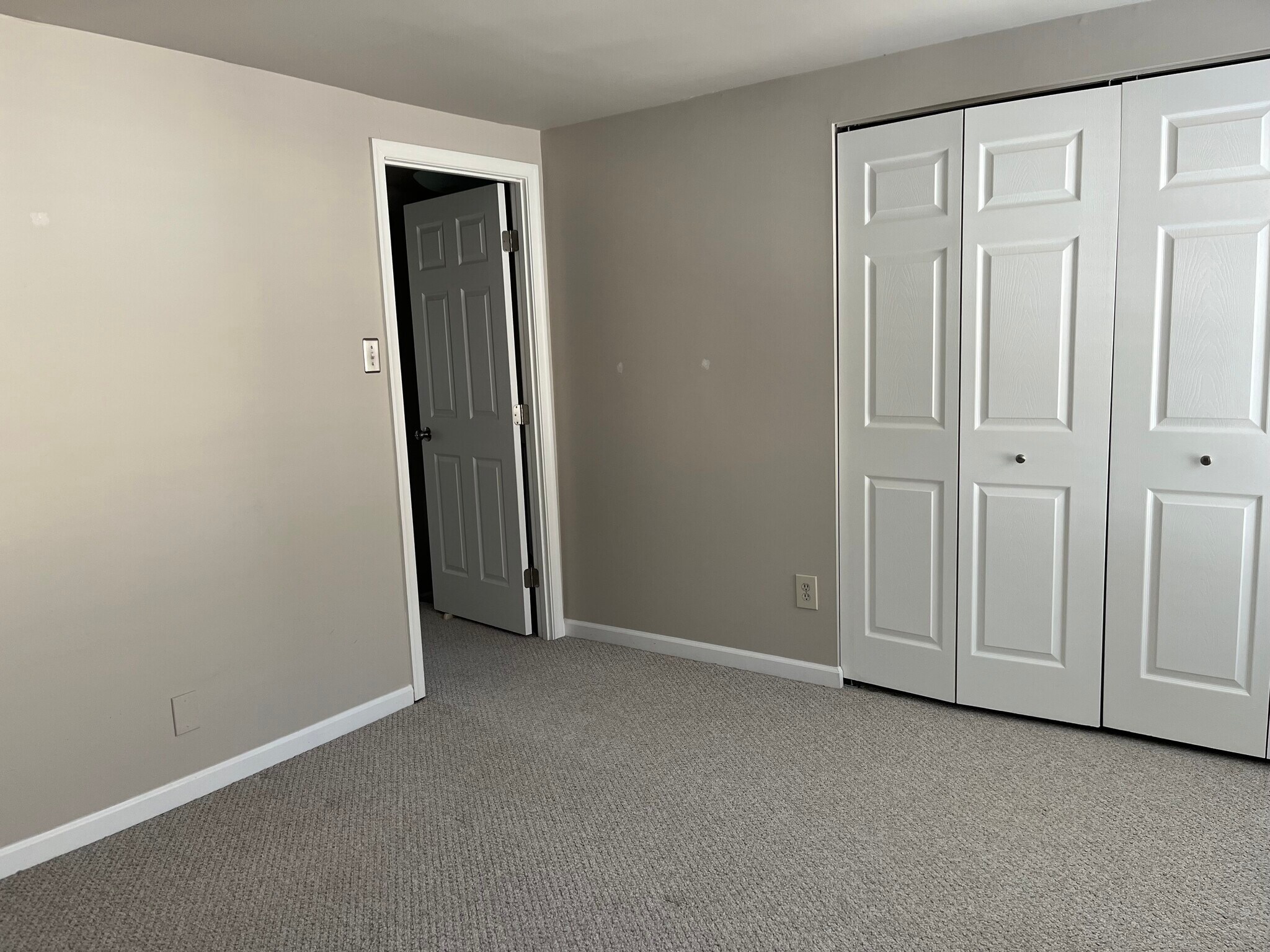 Building Photo - 19 Burnsway Ct