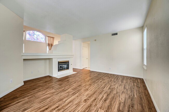 Building Photo - Beautiful Summerlin Hills Two Story 4 Bedr...