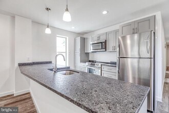 Building Photo - 751 N 43rd St