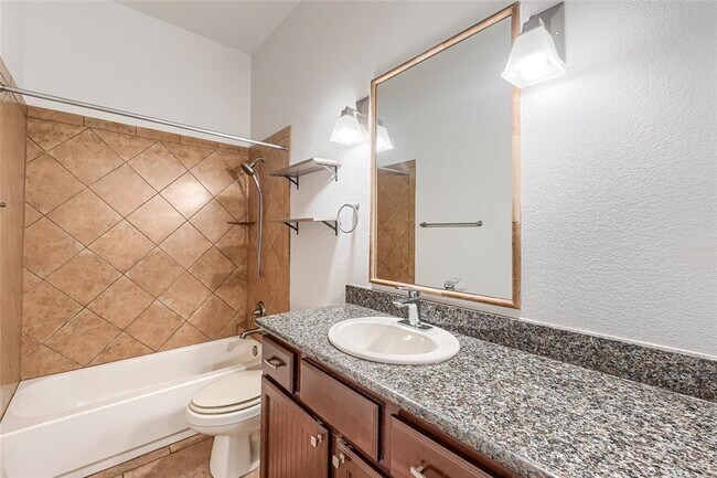 Building Photo - 4006 Gloucester Dr