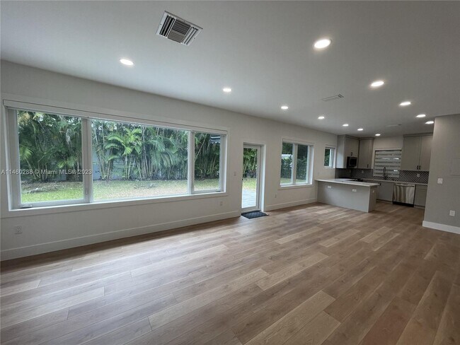 Building Photo - 936 S Alhambra Cir