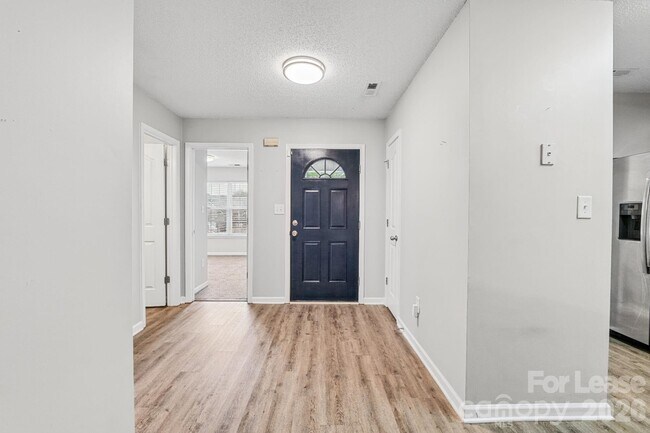 Building Photo - 145 English Hills Dr