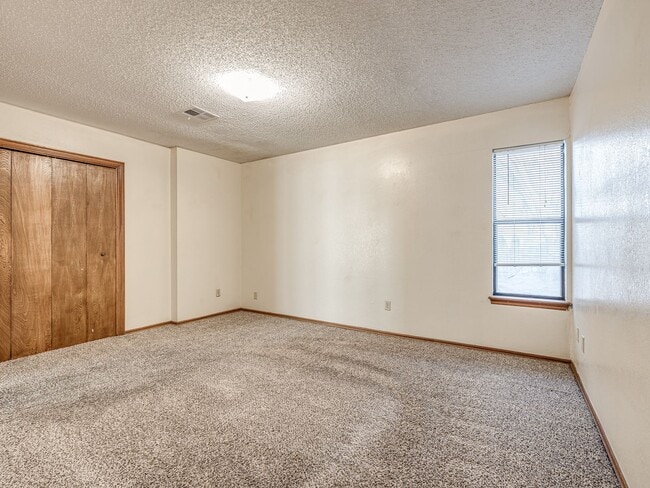 Building Photo - Charming 2 bed 2 bath duplex in Norman