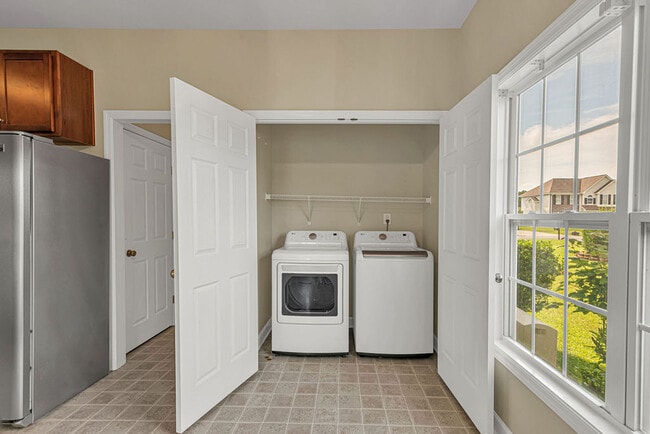 Building Photo - 238 Silver Hills Dr