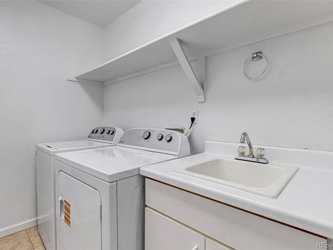 Building Photo - Well Maintained and Clean Home for Rent- Cherry Creek School District- 80015