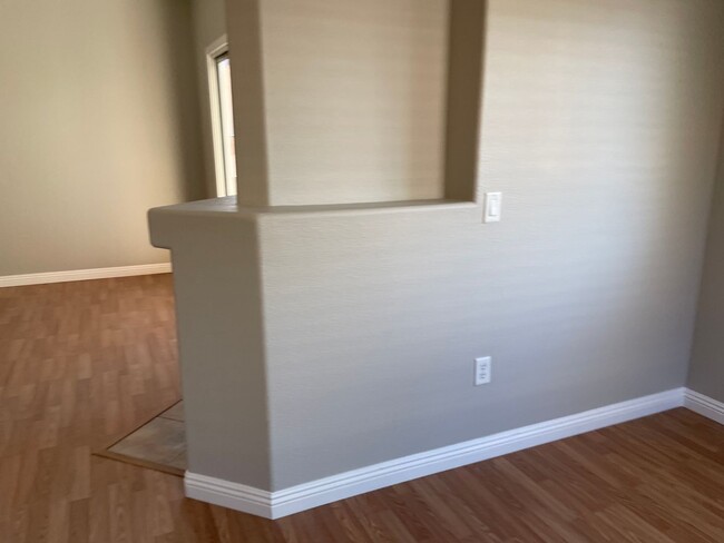 Building Photo - 2 bedroom upgraded condo in Silverado Ranch