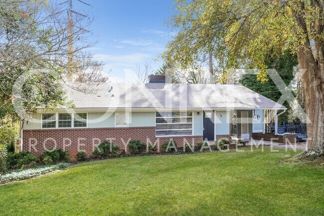 Primary Photo - Beautiful 3 bed, 2 bath