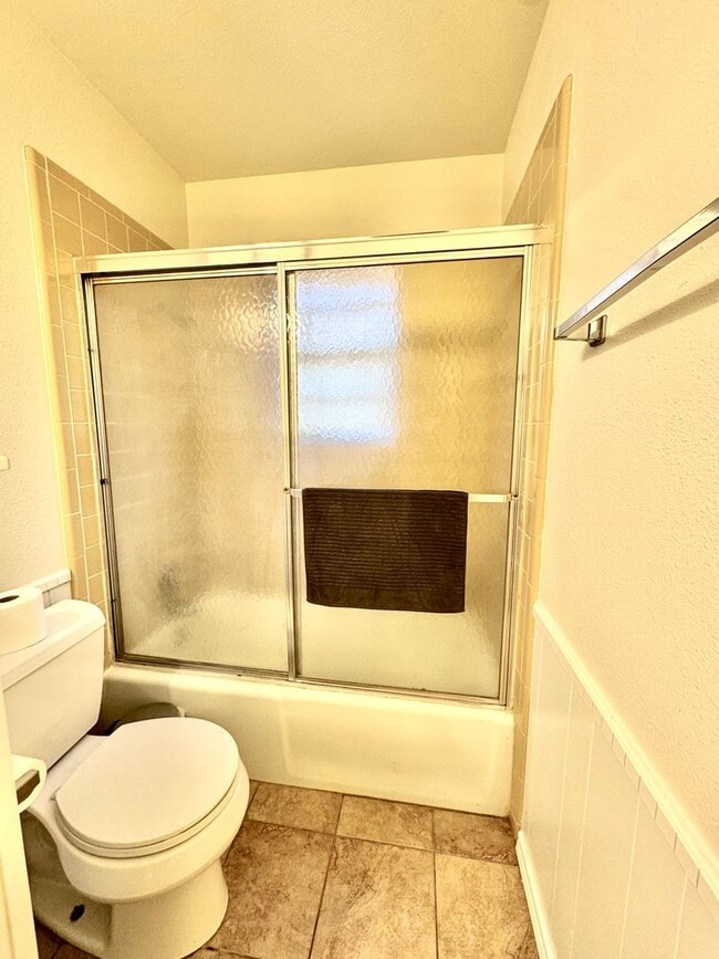 Building Photo - 4409 75th Dr