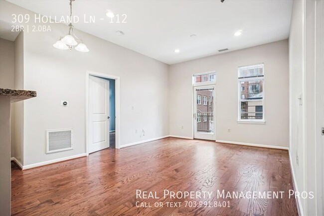 Building Photo - 309 Holland Ln