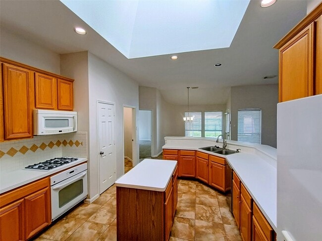 Building Photo - 1512 Pine Ridge Ln