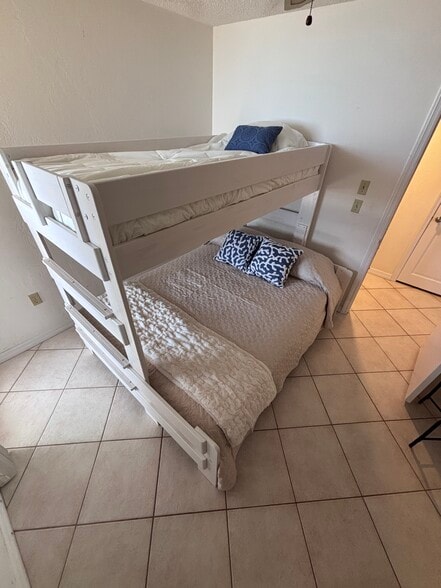 Building Photo - 3023 S Atlantic Ave