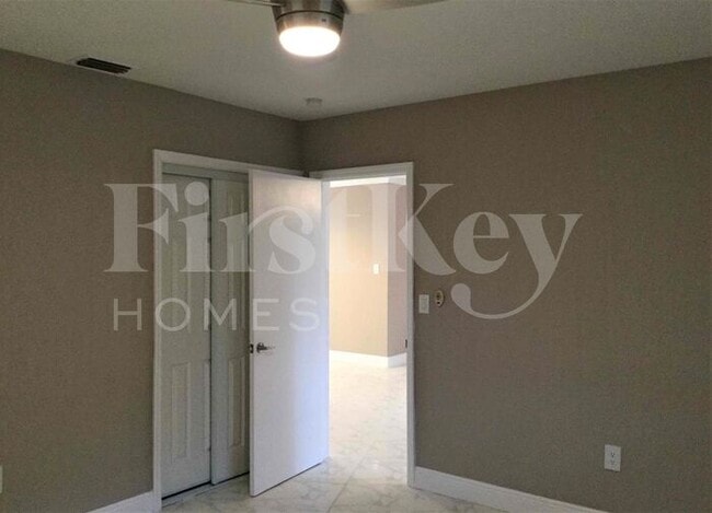Building Photo - 401 SW 68th Blvd
