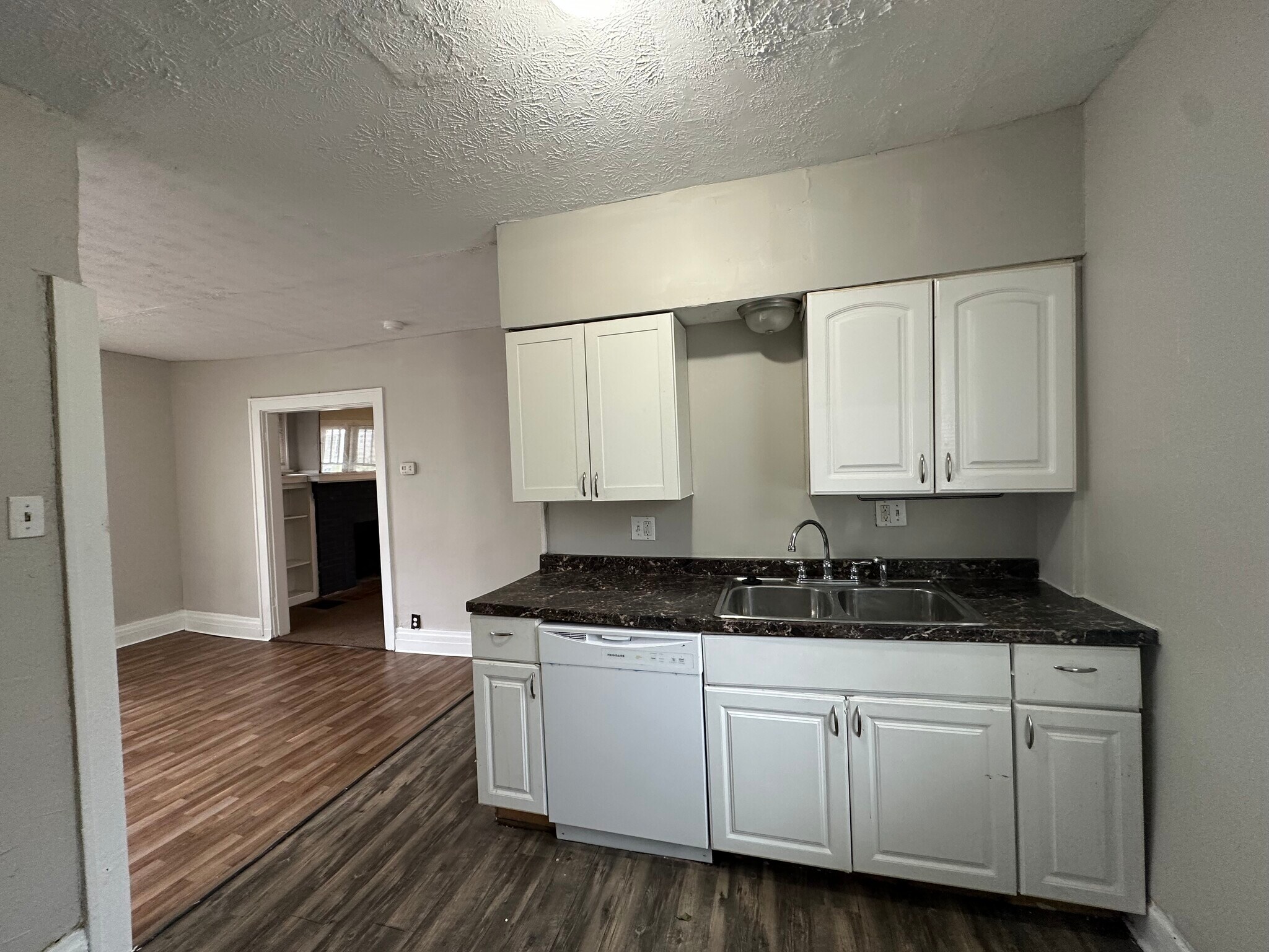 Building Photo - 707 Northview Ave