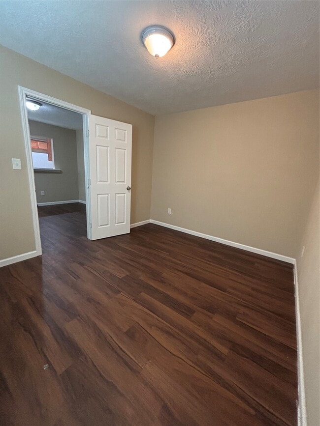 Building Photo - 17109 River Rd