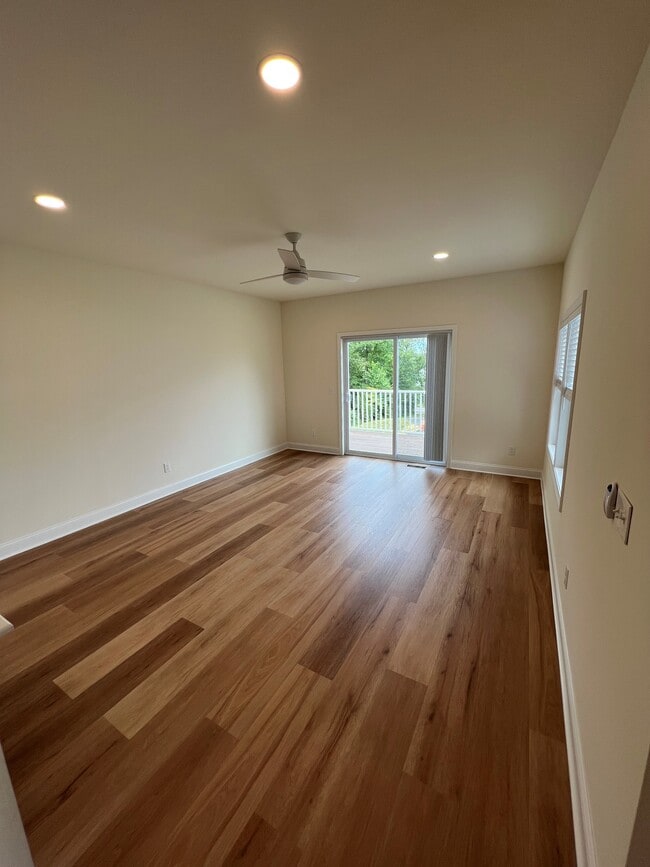 Building Photo - 540 NY-9P