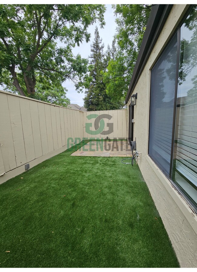 Building Photo - 1108 Cedar Creek Dr