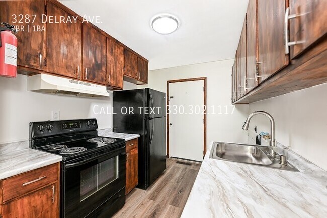 Building Photo - 3287 Delray Ave NW