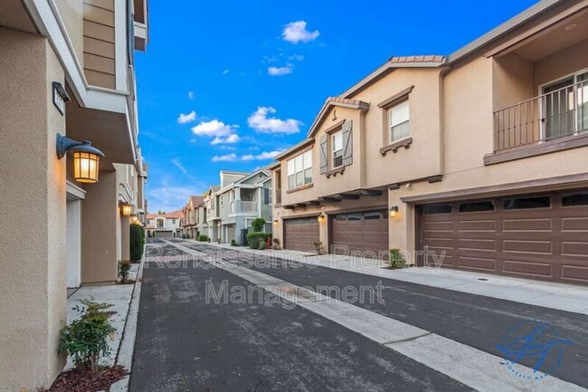 Building Photo - 194 S Veracruz Pl