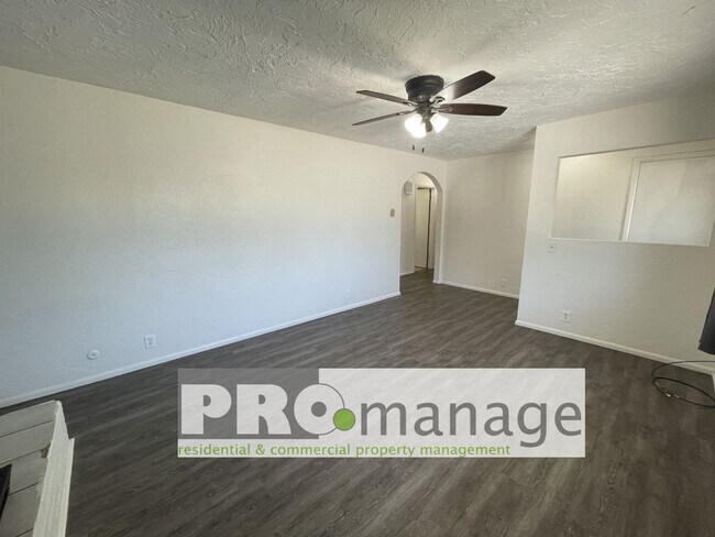 Building Photo - 2 Bed, 1 Bath Single Family Home w/ 1 Car Garage - Idaho Falls
