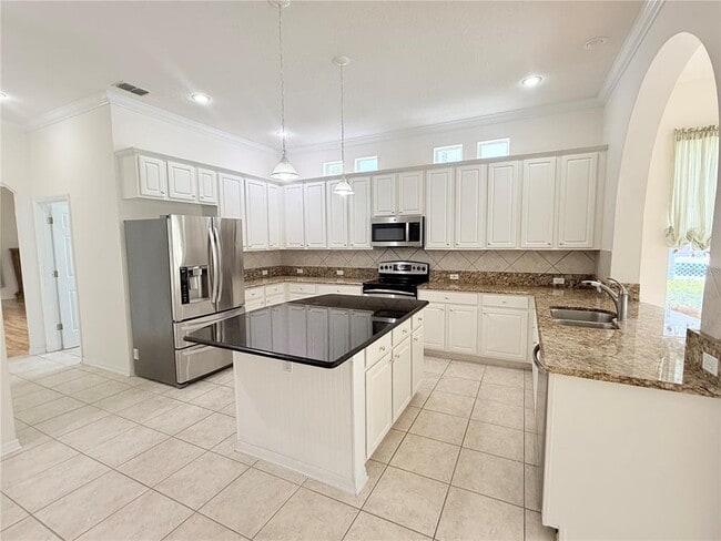 Building Photo - 902 Waterside Dr